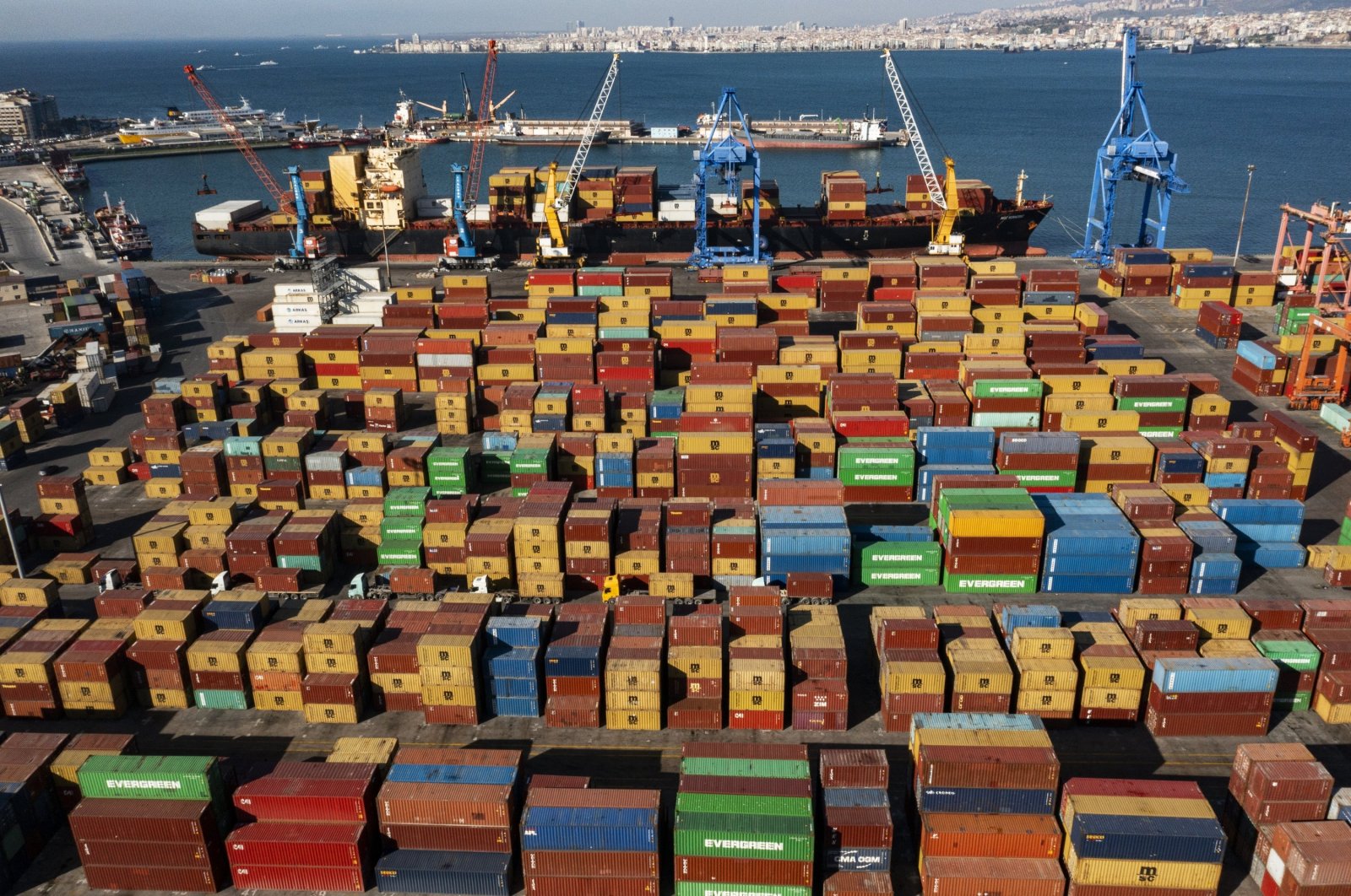 Containers at the Port of Izmir, western Türkiye, Dec. 22, 2021. (AA File Photo)